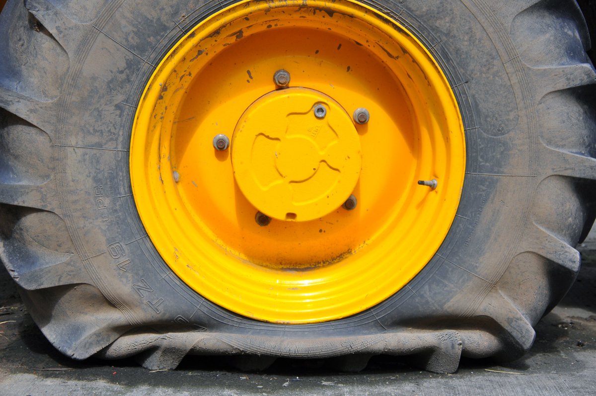 CarlisleTyrFil's tweet photo. No other #tire #flatproofing technology can absorb shock as well as #TyrFil foam fill from #AccellaTireFill: https://t.co/ccDolGcbKV https://t.co/xwDYdle9w7