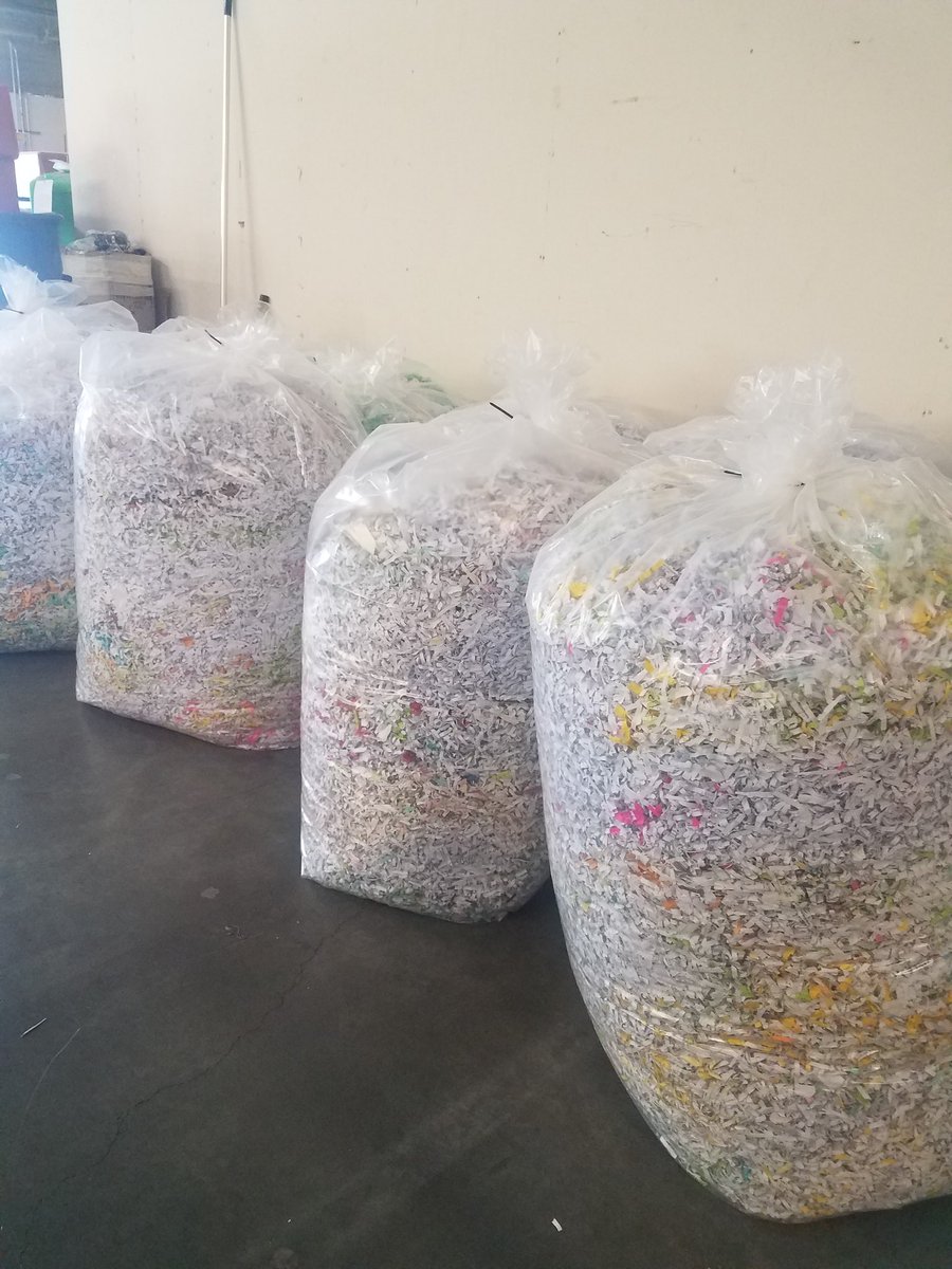 Amanda_I_Rish's tweet photo. Hey @FairfieldSuisun schools - Need shredding? Email Alex Kohler and warehouse will pick up your boxes! ✔ #recyclegoals https://t.co/wR2e8TXfBB