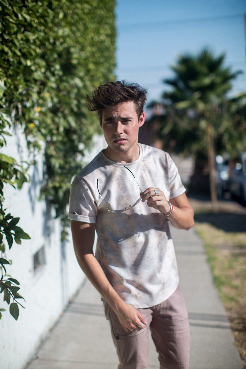 clichemag's tweet photo. Learn what our cover star @JorgeBlancoG had to say about #SummerSoul and his debut album at https://t.co/BtubudCfDv https://t.co/ZYRVfx4dMd