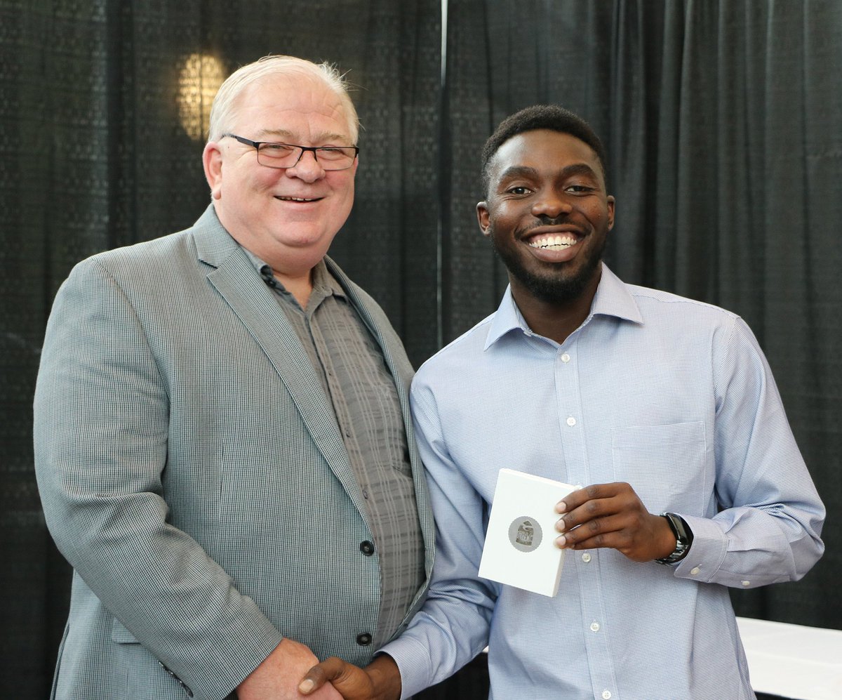 TRUGaglardi's tweet photo. Congratulations to the grad students who've recently completed their MBA! Check out the photos from the MBA social: https://t.co/BTrbc43uO7 https://t.co/yvDQzOH8GQ