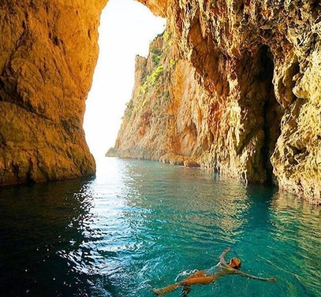 Meanwhile... Somewhere in #Greece! 😍