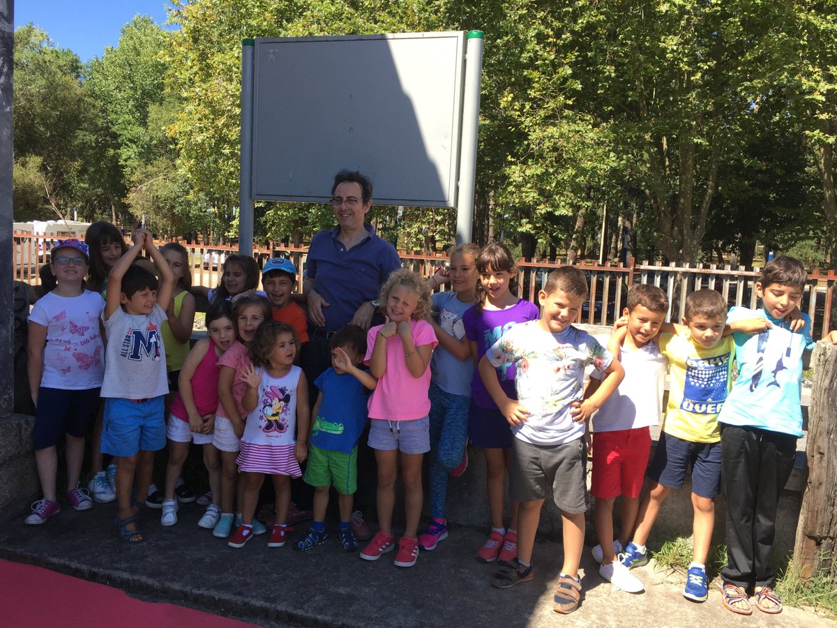 afragafeitamar's tweet photo. Los más pequeños, disfrutaron de un día diferente, en la ludoteca de #Cabanas, con las jornadas divulgativas del proyecto #AFragaFeitaMar https://t.co/FH7bhB4ABy