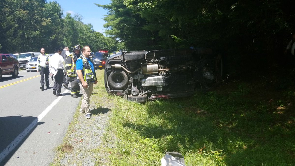 CatskillNews's tweet photo. ROLLOVER: One patient lightly injured in a rollover in Monticello on anawana Lake Road being transported by Hatzolah. https://t.co/SUo8dlvQY7