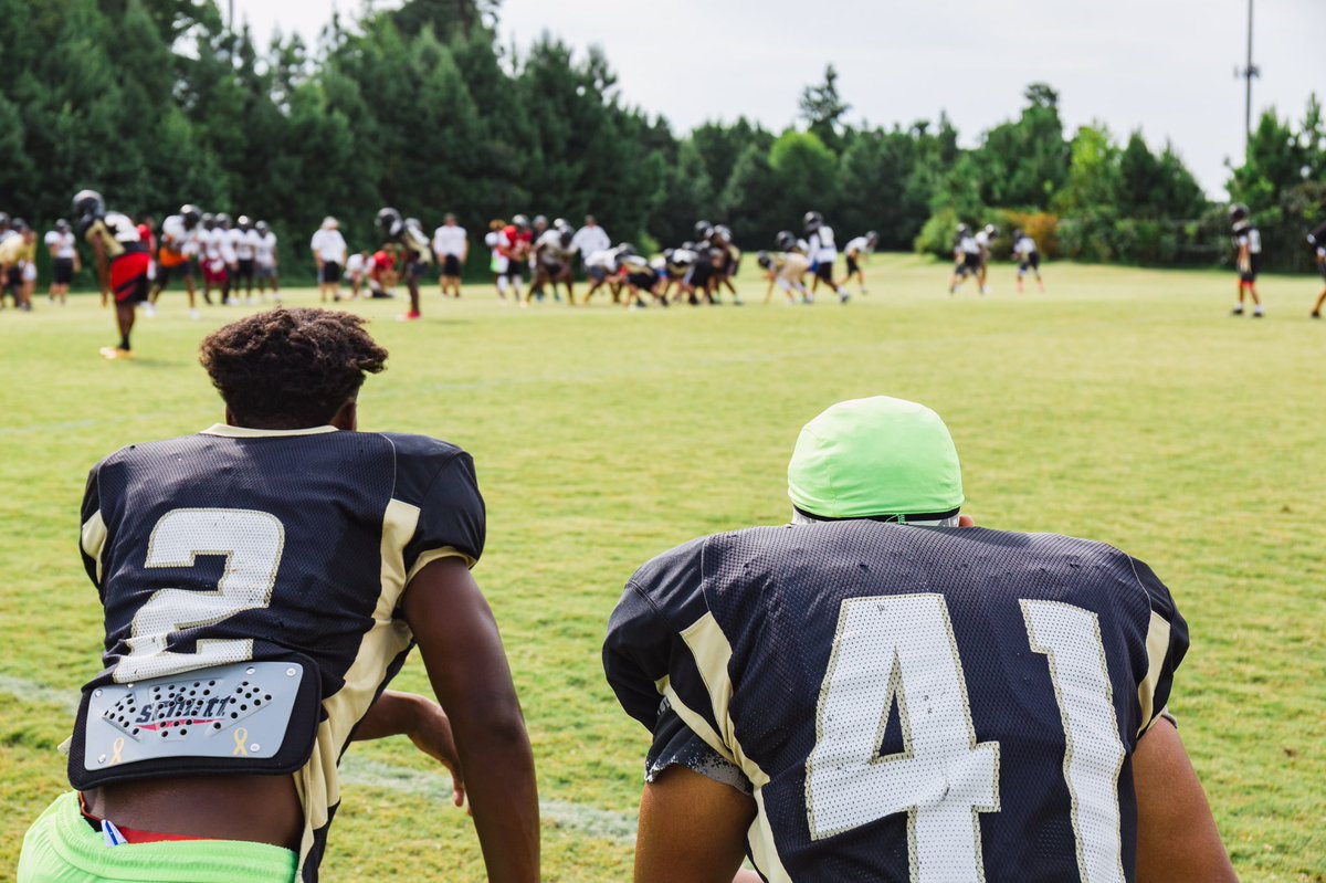 MVHS12thMan's tweet photo. A lot of hard work has been put in bc we believe #HWPO! We're bringing the juice all season long. #BEA12 #BearGang @MVBearsFootball https://t.co/uFJgHxDg2V