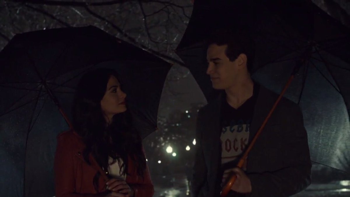 knopeswifts's tweet photo. #Malec is back together, #Clace is canon.
#Sizzy, you're up next ๐
#Shadowhunters @EmeraudeToubia @arosende https://t.co/KJHhq1T20T
