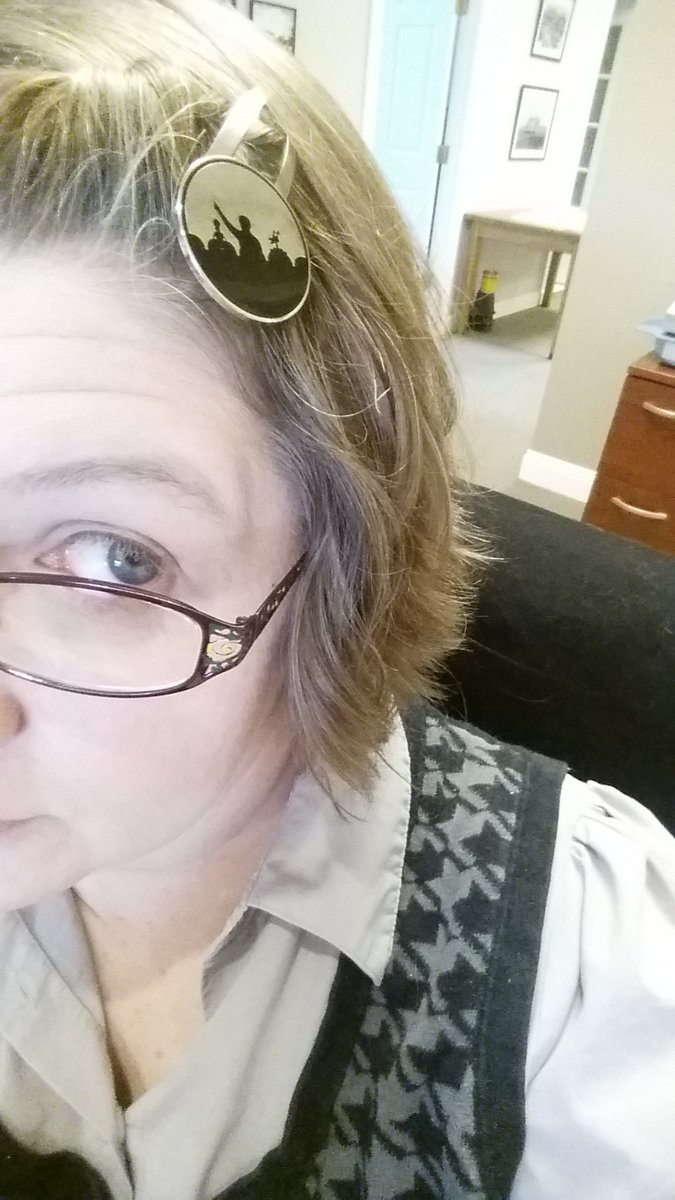 smittygirl's tweet photo. Today's coordinated #MST3K pin/barrette of choice. (That's the Jonah silhouette! Bwee! ๐) #muhFACE https://t.co/I1co8FCMwH
