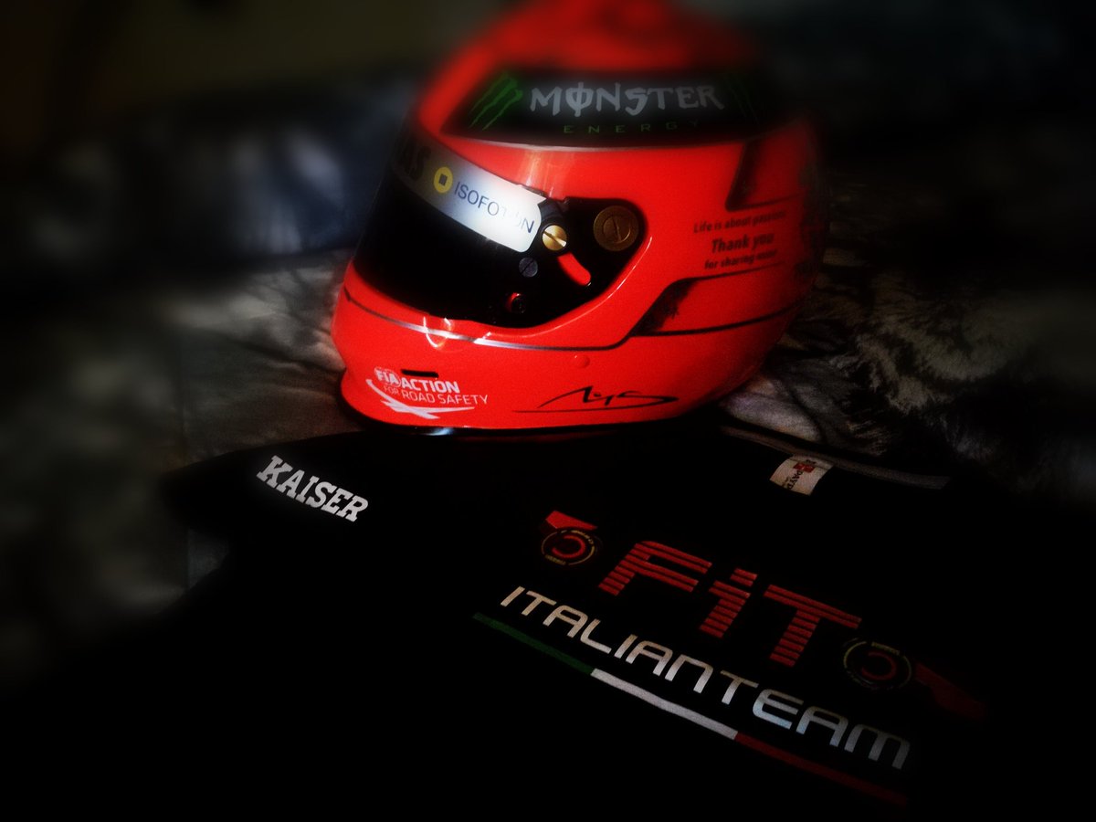 MScTheLegend's tweet photo. @F1Italianteam  @Luca_Flaminio Maglietta arrivata, davvero molto carina.. grazie di tutto ragazzi, ci vediamo in Pre-Season... ciao! 😉 https://t.co/bkViGoQi6P