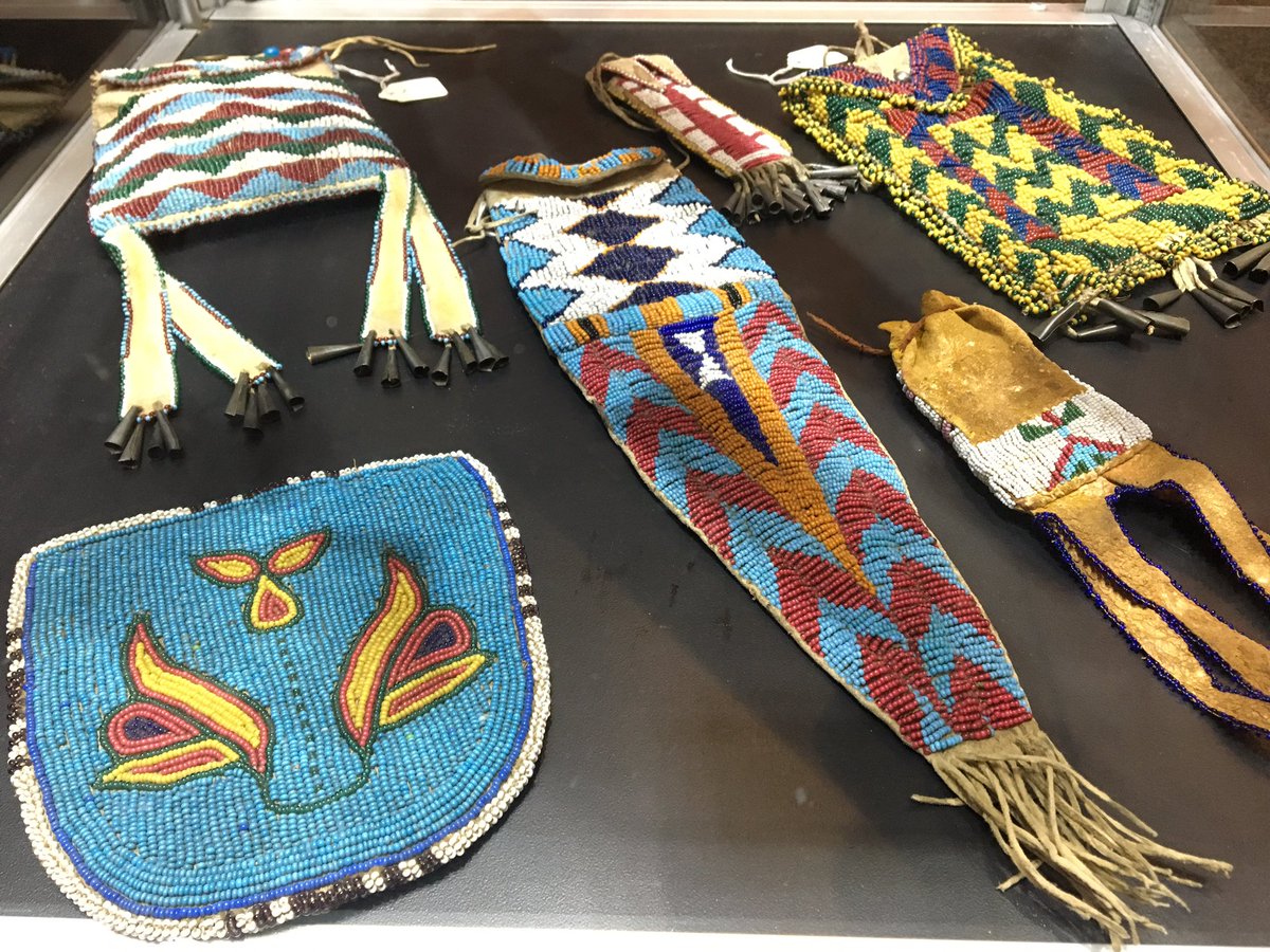 molloygallery's tweet image. New show, more beautiful #art at the #antiqueindianshow, today thru Friday. #santafe  @ObjectsOfArt