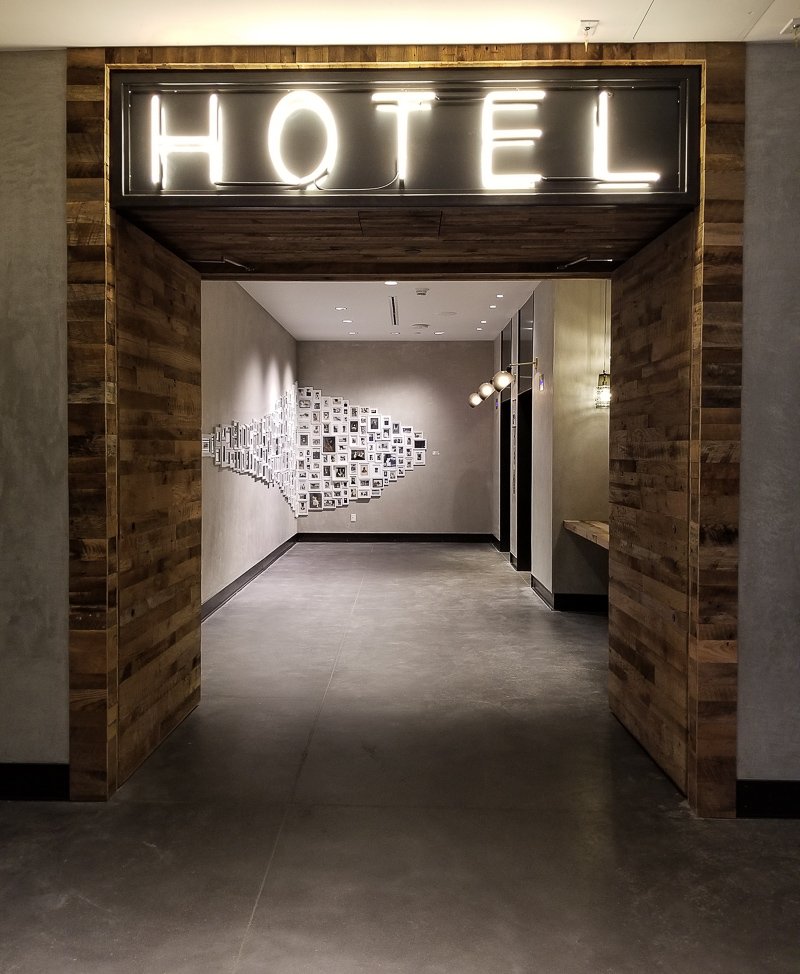 Comfort + style go together like wine + cheese. <a href="/MavenHotel/">The Maven Hotel</a> is on point! @casualtravelist casualtravelist.com/blog/maven-hot…