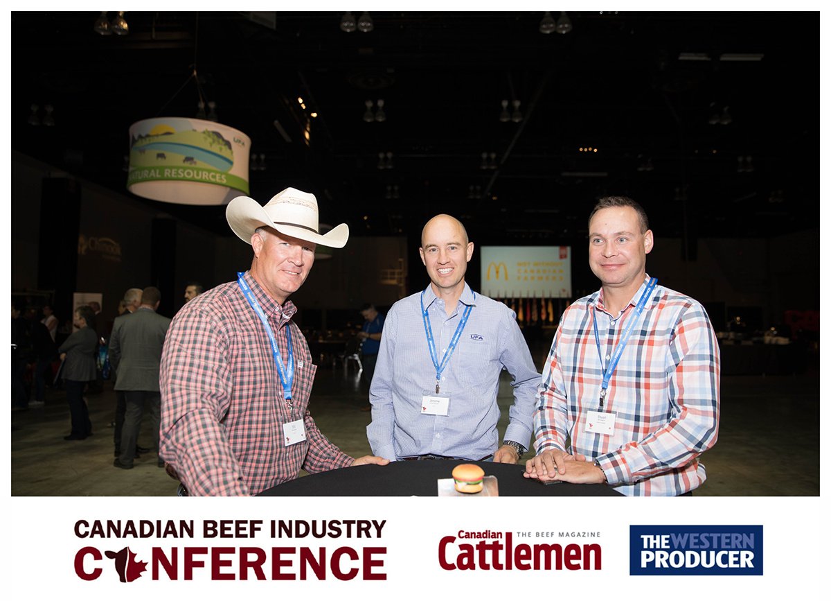 apeckerpeck's tweet image. Ed Rouleau and Stuart McGregor of @Alltech Canada at the CBIC Happy Hour #CDNBeefConf #CBIC2017
