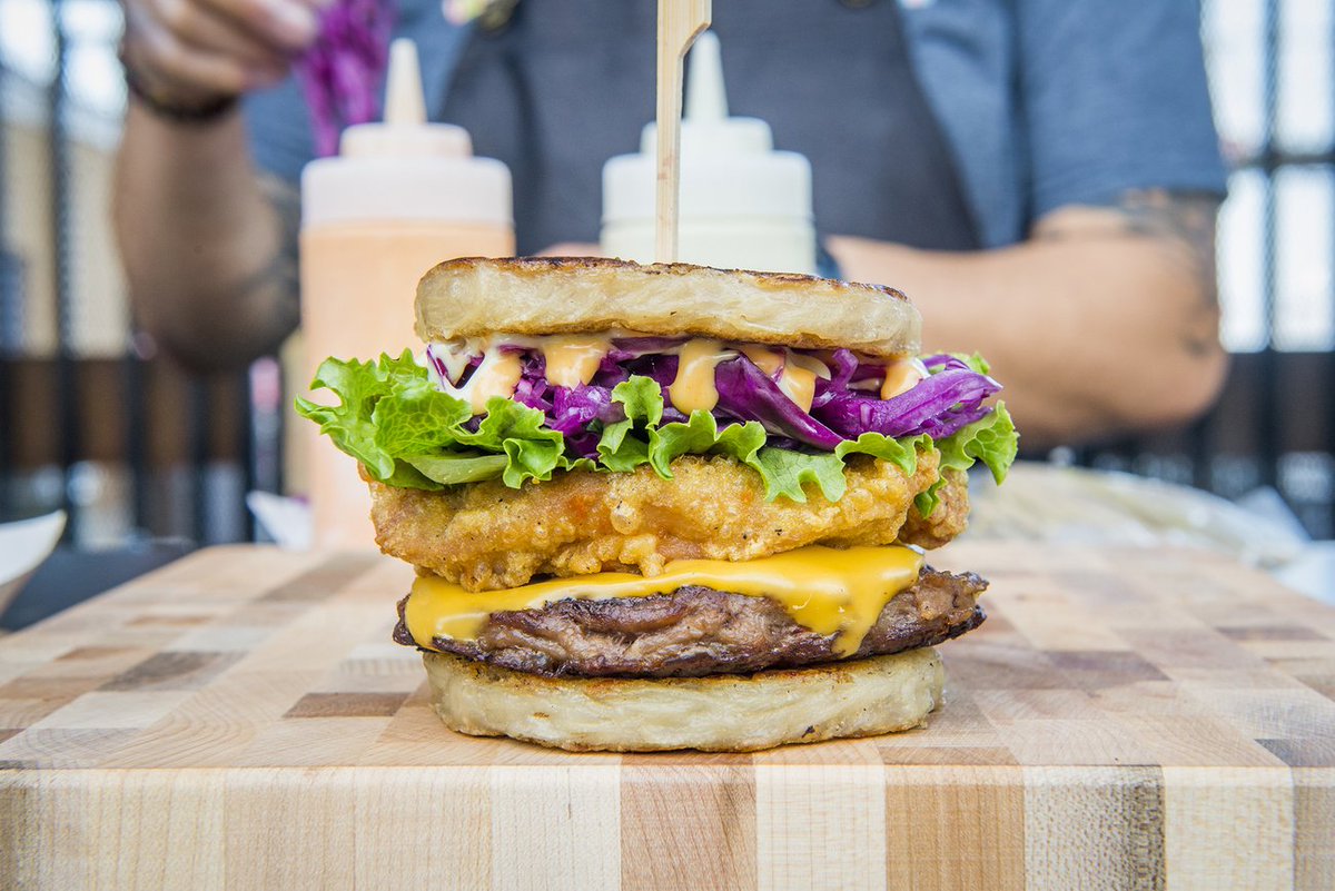 These are the 10 most outrageous foods coming to the #CNE this year bit.ly/2vE0nHA #letsgototheex