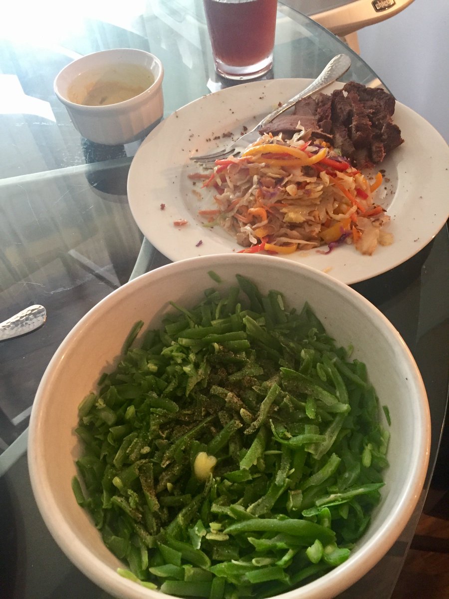 amberdobecka's tweet photo. Green beans, cabbage slaw and smoked venison backstrap for lunch. Yummm! Healthy eating FTW! #healthyfoods #teamAMFIT https://t.co/INzy4UKXho