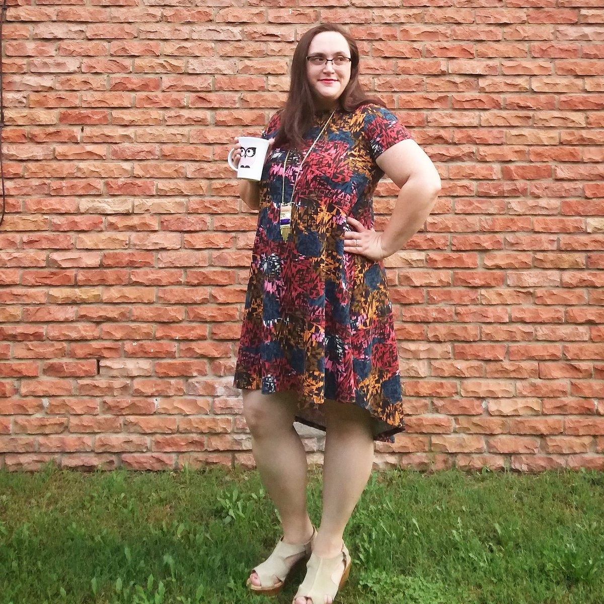 LuLaRoeLesleeB's tweet photo. Wednesdays go great with coffee and Carlys #LuLaRoe #LuLaRoeCarly #Coffee #NeedMore #ofboth https://t.co/tAf4XWfGyx