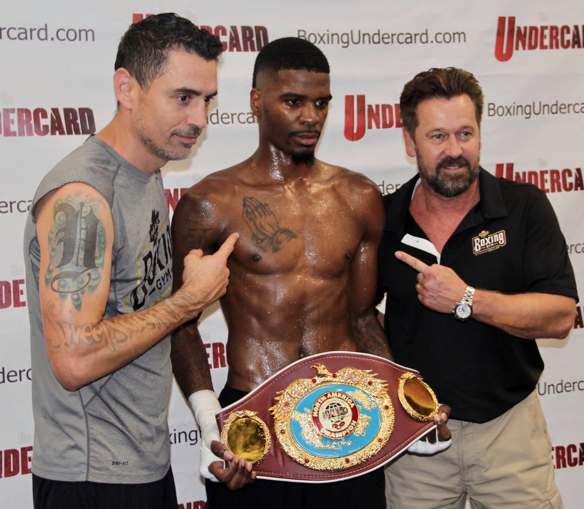 UndercardBoxing's tweet photo. Team Hooker ready for Saturday NABO @WorldBoxingOrg title defense vs Courtney Jackson Saturday at Omini Hotel #HookerJackson https://t.co/aiAHDUrKFC