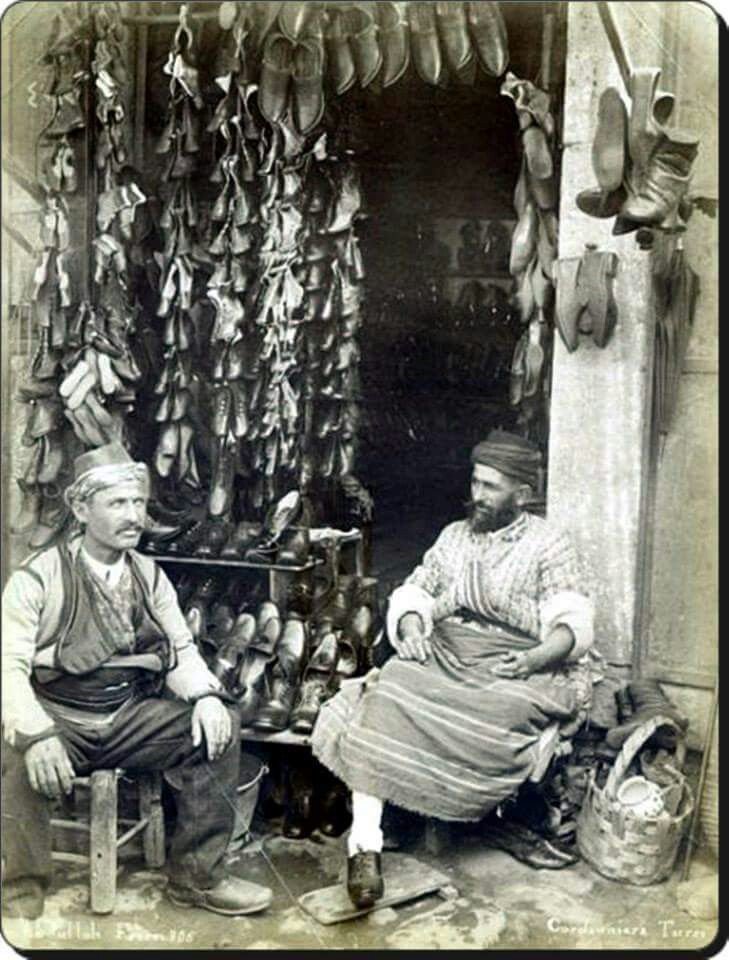 IzBakeryCoffee's tweet photo. Ayakkabıcı, 1870ler https://t.co/5AzPgPFS83