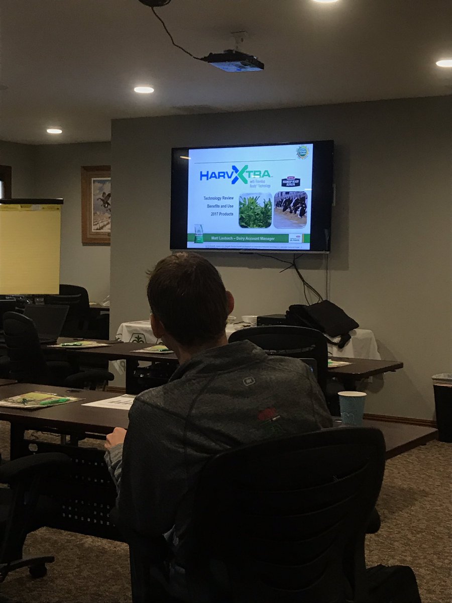 seedzeke's tweet image. Pioneer Sales Agency Seitzer Farms hosts a HarvXtra Crop Shop near St. Peter, Minnesota. Local alfalfa growers interested in HarvXtra.