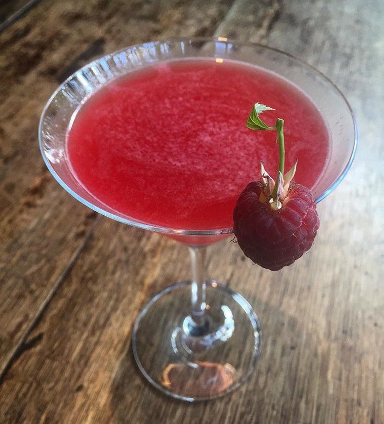 BlkSwanOldstead's tweet image. NEW COCKTAIL | The Apricolitan | Black Swan Apricot Schnapps. Raspberry Juice. Black Swan Kumquats. #gardentoglass #cocktails