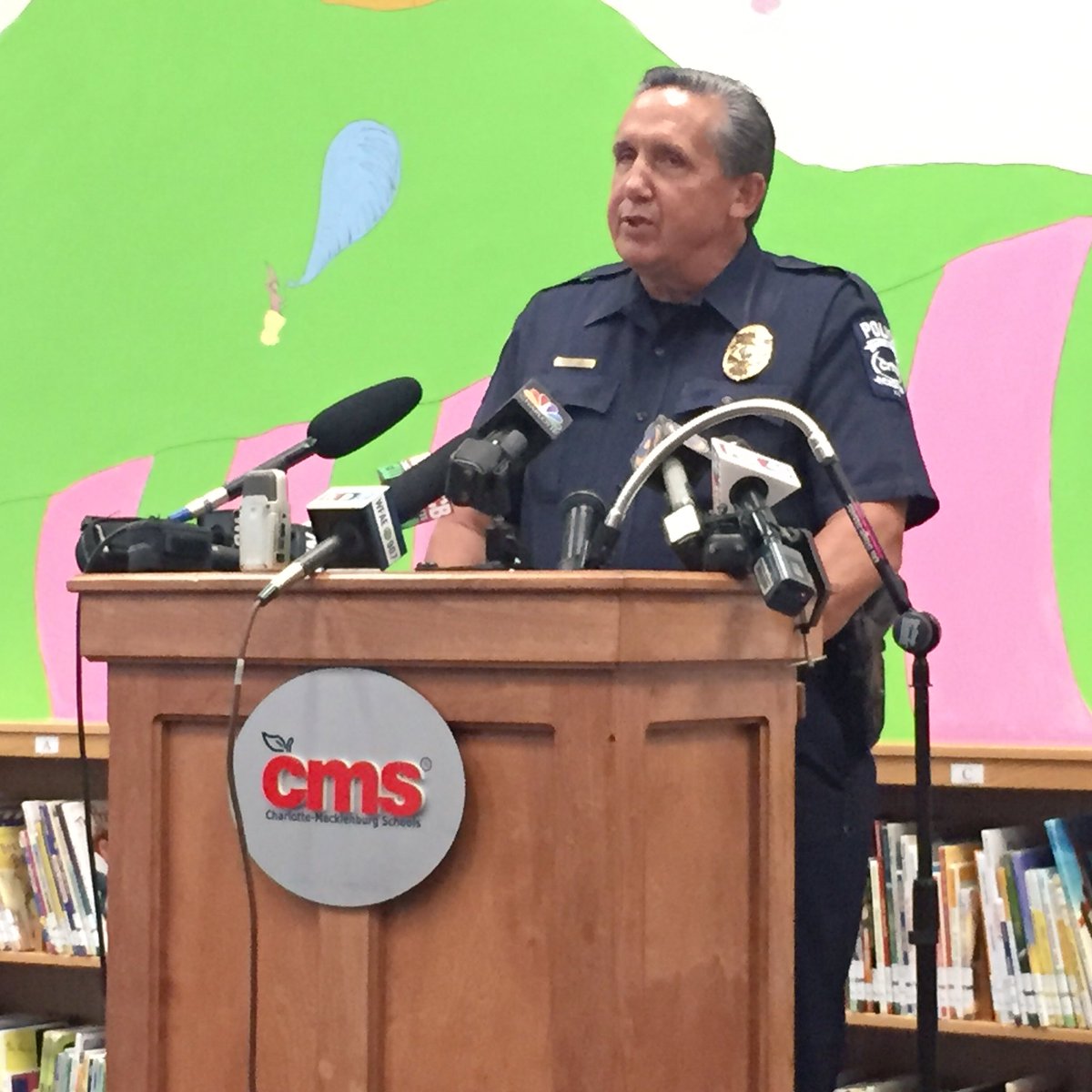 CharMeckSchools's tweet photo. Chief of @CMSPOLICE Randy Hagler encourages @CLTgov &amp; @MeckCounty to be patient with @CMSbus activity. Look for kids and 40 crossing guards. https://t.co/5GrWHK2PuN