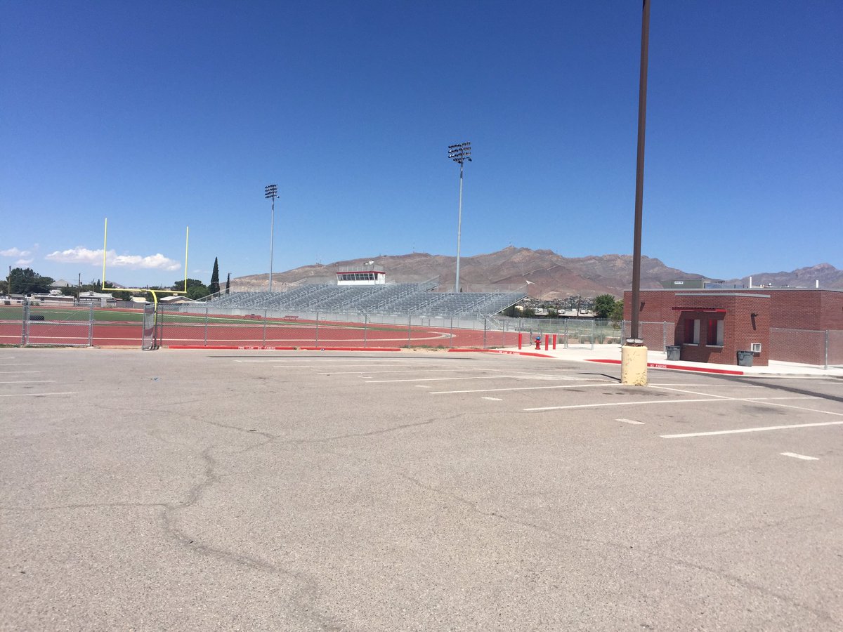 cctaphoenixes's tweet photo. Jefferson stadium looks great. #WeAreFoxes #IAmEPISD https://t.co/5YlJaHDTb5