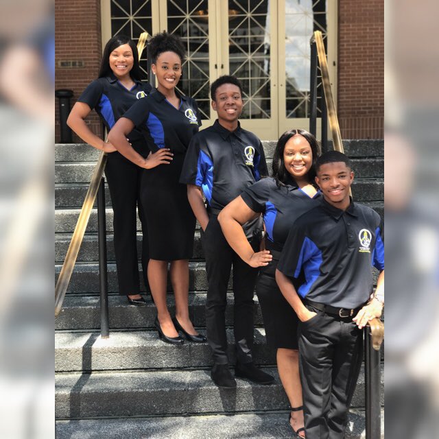 TheSU19's tweet photo. Alone we can do so little,together we can do so much. 💛💙Remember to follow the SU19 Instagram page @su.nineteen for updates with our class! https://t.co/DX2JFuGiD2
