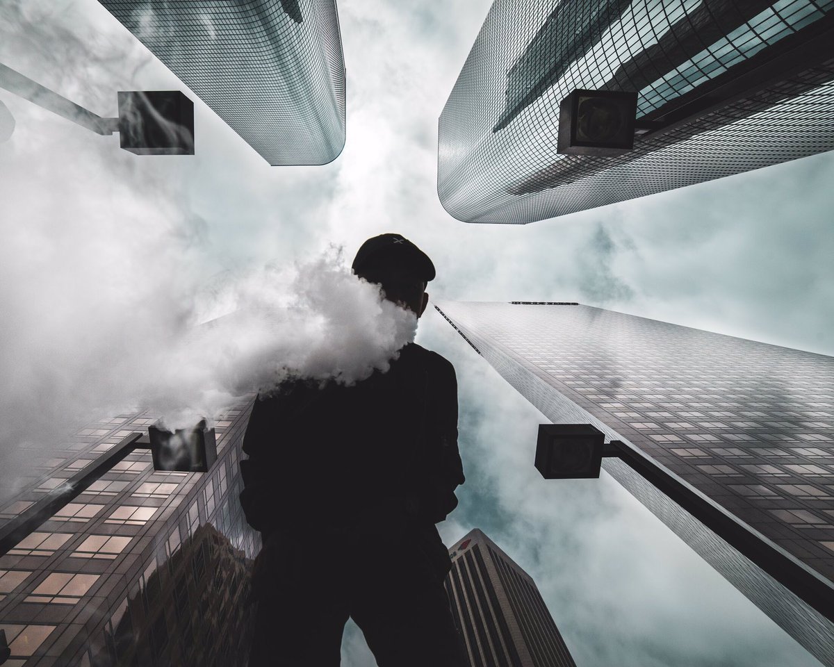 sigeleiusa's tweet photo. Keep looking up! 🙄 ~ 40% off site wide at https://t.co/v55AgQhOcO , just use the code "SGL40OFFAUG17" at checkout. 😤
#vapor #vape #vapeon https://t.co/OHfpdISUQq