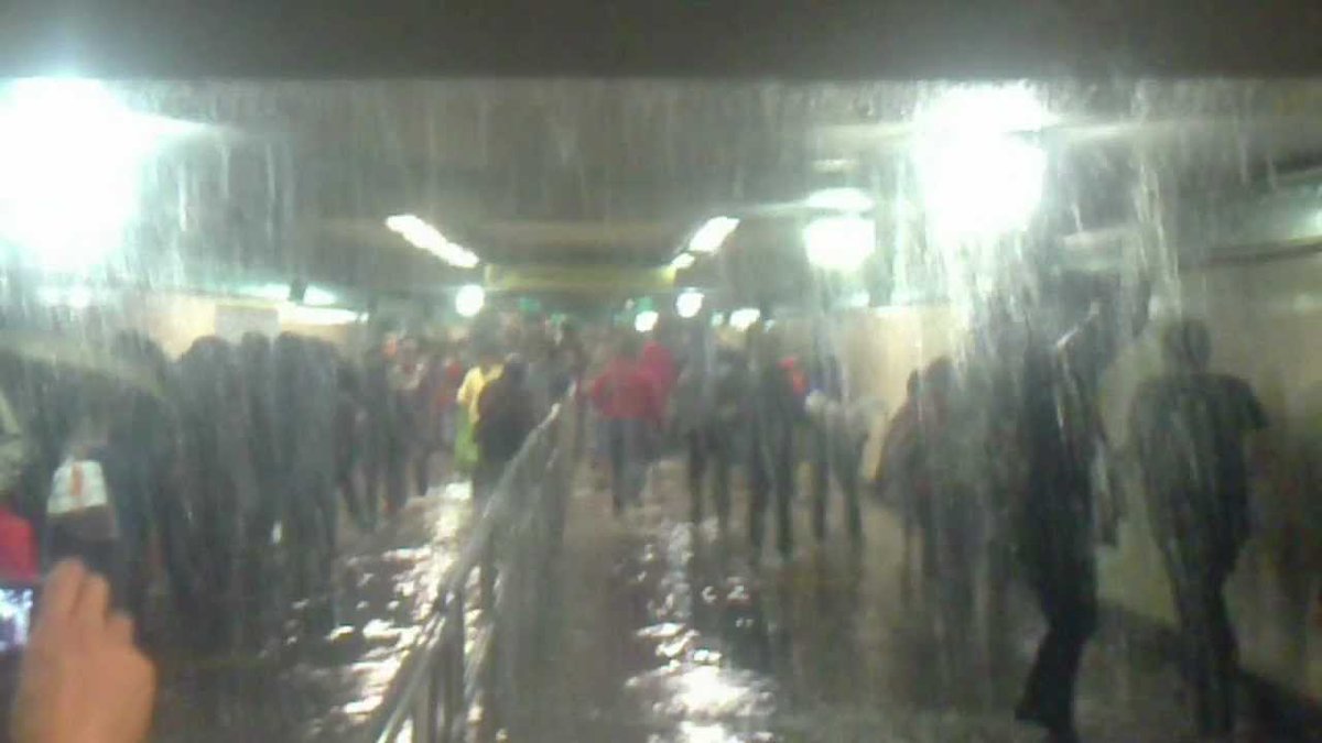 AltairCedillo's tweet photo. #YoNoMeSuboAlMetroPorque me baño mas de una vez al dia 😜 Rt https://t.co/URW5CLvsRM