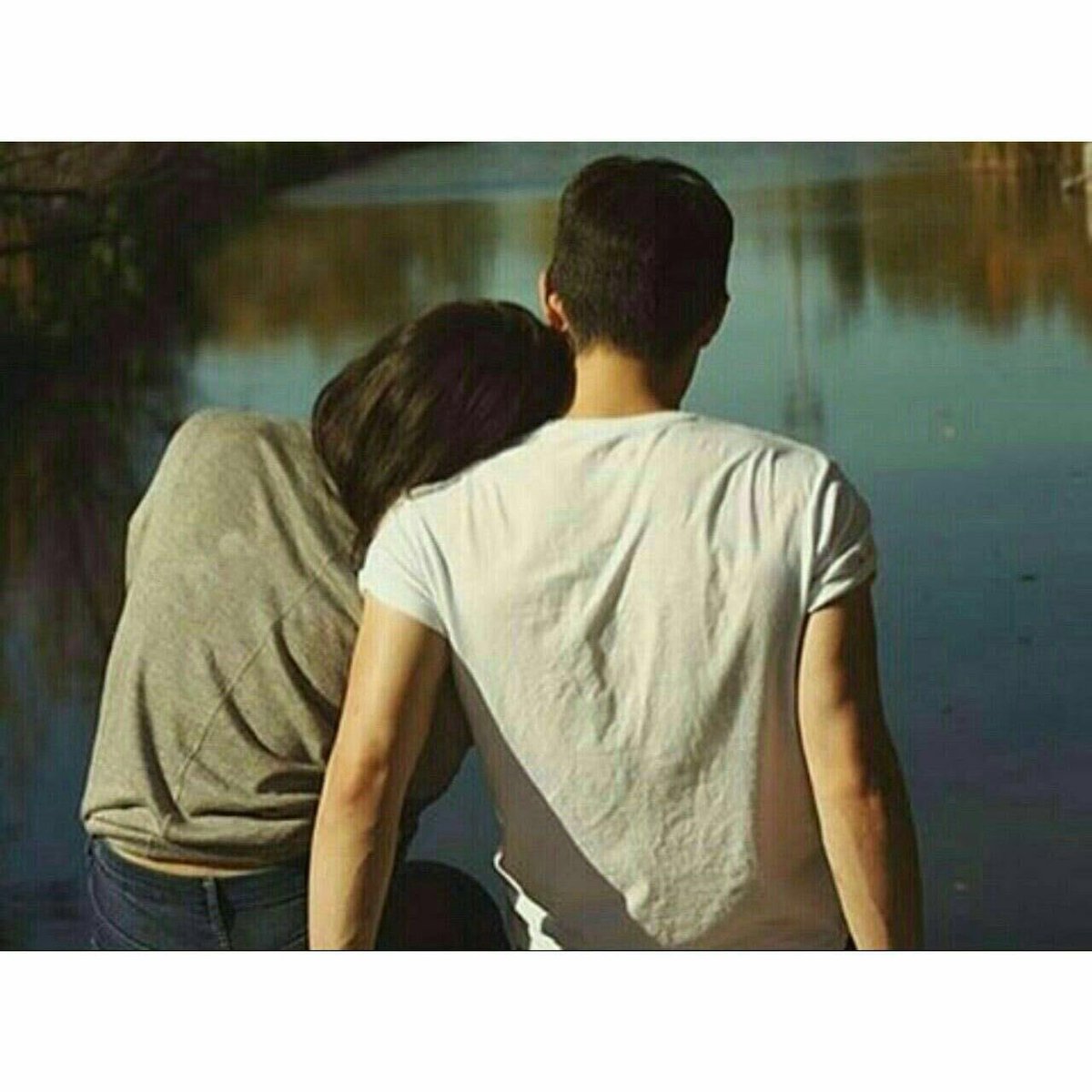 • منين أطيحنلـي بعِطــر💕🌥"
• مثِل اللِگيتــه بثــوبكم 🥀💭"