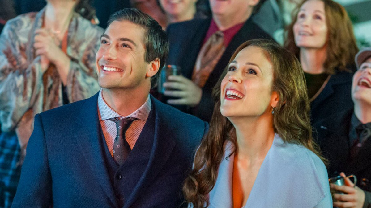 WCTH_CBC's tweet photo. Canada! You can stream all of #WCTH Season 3, free on @CBC. Visit the site fore more! #heartieseh #canadianhearties https://t.co/fRfk6AFDML https://t.co/1ZyIB996eT