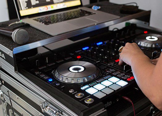 AdamInlay's tweet image. ...While we are on the subject of marriage. Check out the website for Pittsburgh's best wedding DJ, @DJJess412  DJJess412.com