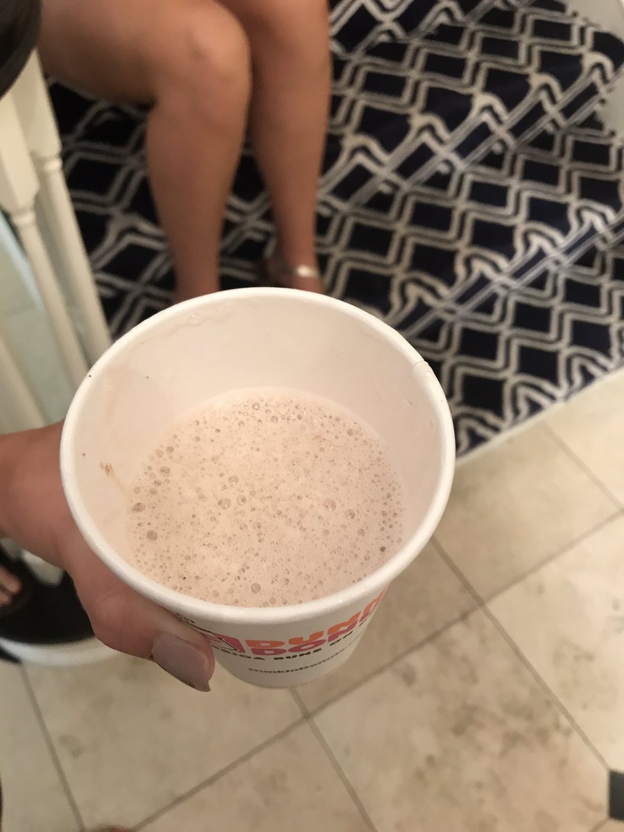 ashley_edy's tweet photo. This is not ok, that's all I have to say. Thanks @DunkinDonuts #glasshalfempty https://t.co/RkfGjx4tgK