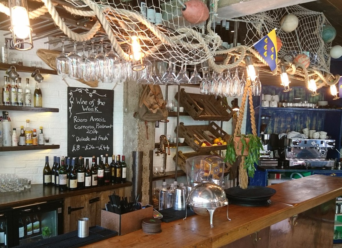 WineCellarDoor's tweet image. Delicious lunch @NutbourneSW11 with #Nutbourne #Bacchus, natch. Looking forward to welcoming to #premiumlisting on winecellardoor.co.uk