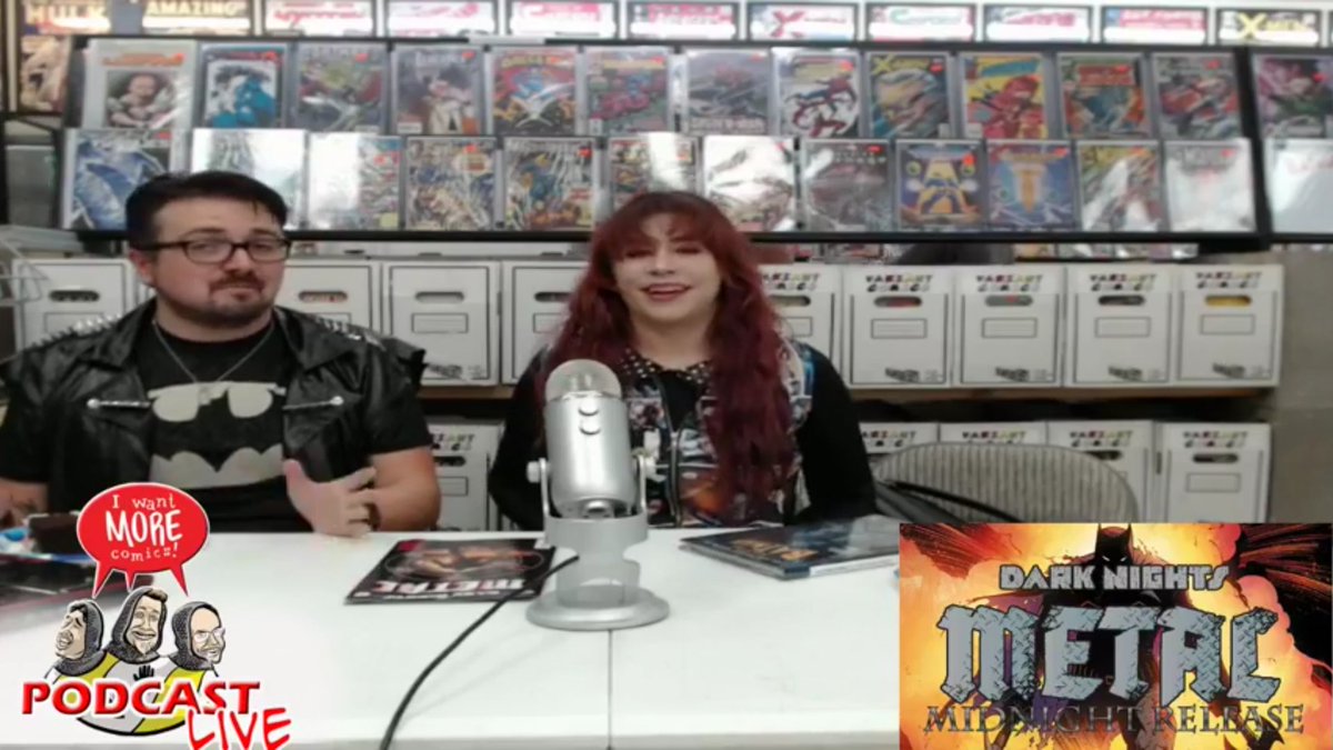 batman1683's tweet photo. Last Night I got to chat w/ comic book fans &amp; @Ssnyder1835. Metal is the ONLY way to describe it! 
#IWMC #Metal https://t.co/JkNOLA9tsA