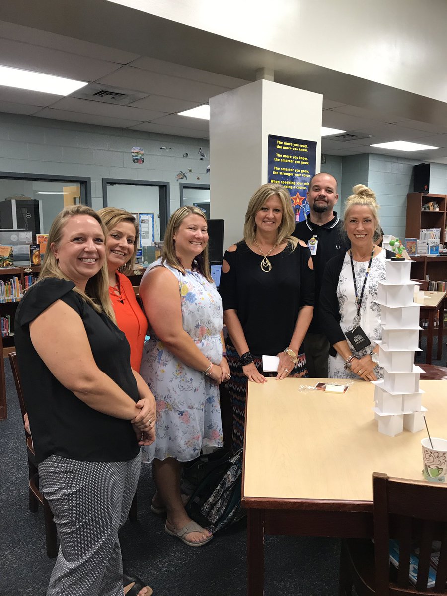 norastephens53's tweet photo. Quick Makerspace activity that included measuring, collaboration and teamwork #HCSLibraryMedia https://t.co/zG8jkOtAr9