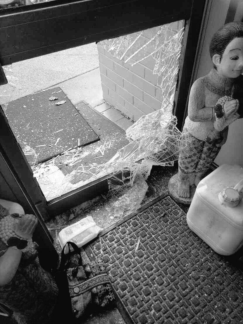 SPaweetida's tweet photo. This is the worst thing of this week. Robber broke in my workplace and we cant do anything coz we dont have any evidence/CCTV camera. #CCTV https://t.co/40xIBSUJba