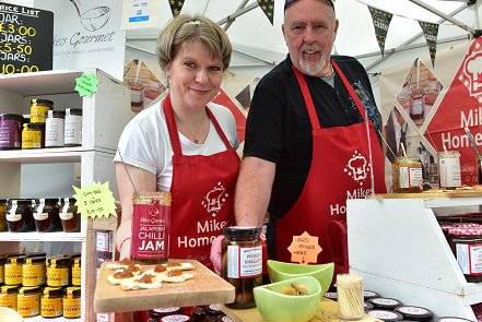 WokingFoodFest's tweet photo. Get set for foodie heaven at #WokingFoodFest! Forage through over 80 stalls bursting with artisan products #nomnom https://t.co/qYJJ04ql2o https://t.co/s85KDVDBHN