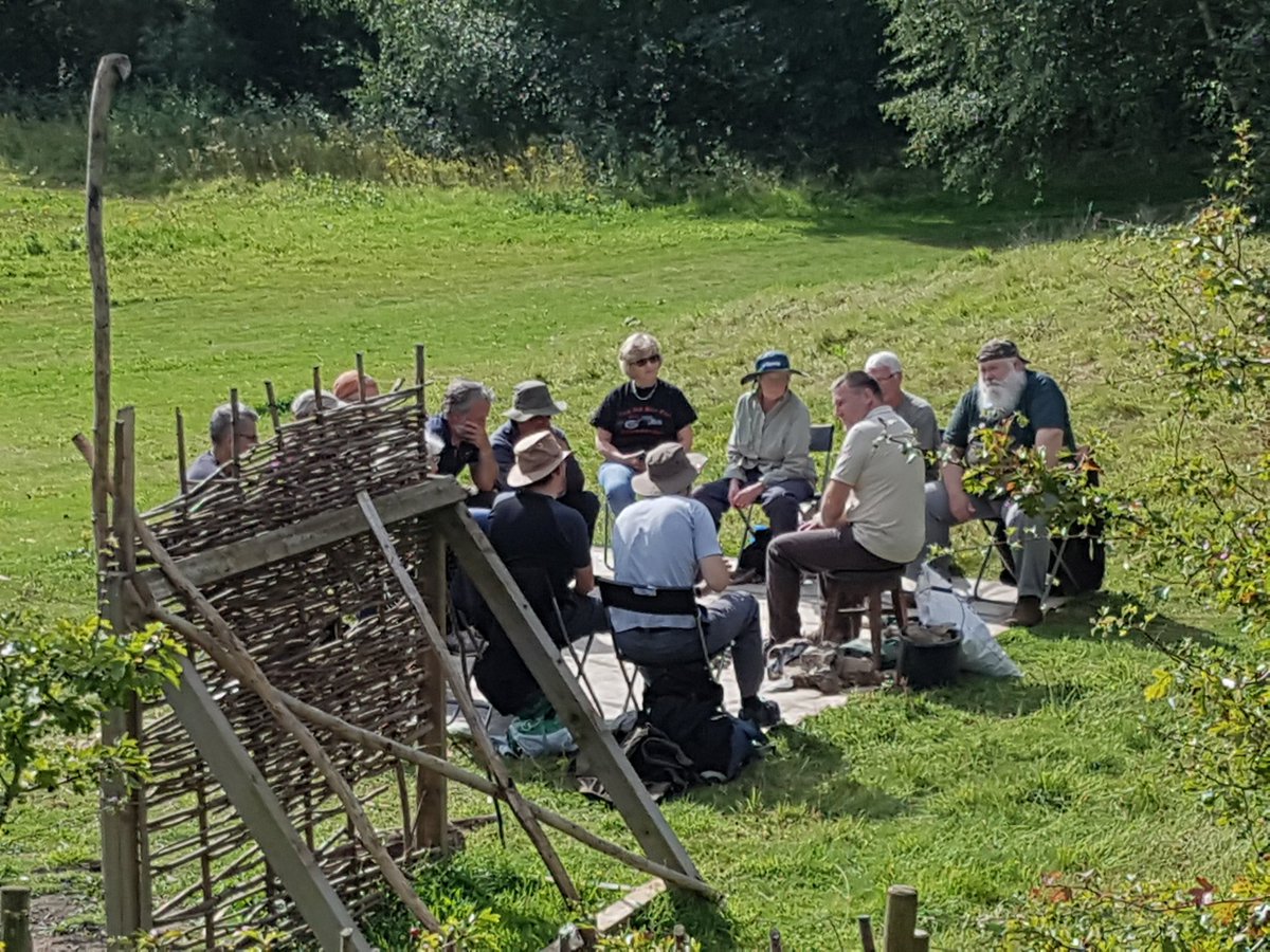 PrimitiveTechUK's tweet photo. Fantastic day in the sunshine yesterday. Knapping workshop in Nottingham. I love seeing students succeed :-) https://t.co/6WbolHcV55