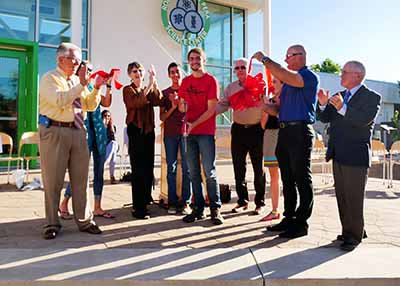 BosqueSchNews's tweet photo. #RodandMaryKayPeraScienceCenter Bosque School: 10,850 sq ft -5 science labs & research area #bosquescience @abqchamber @Mayor_Berry @krqe https://t.co/uExMRnH3l3