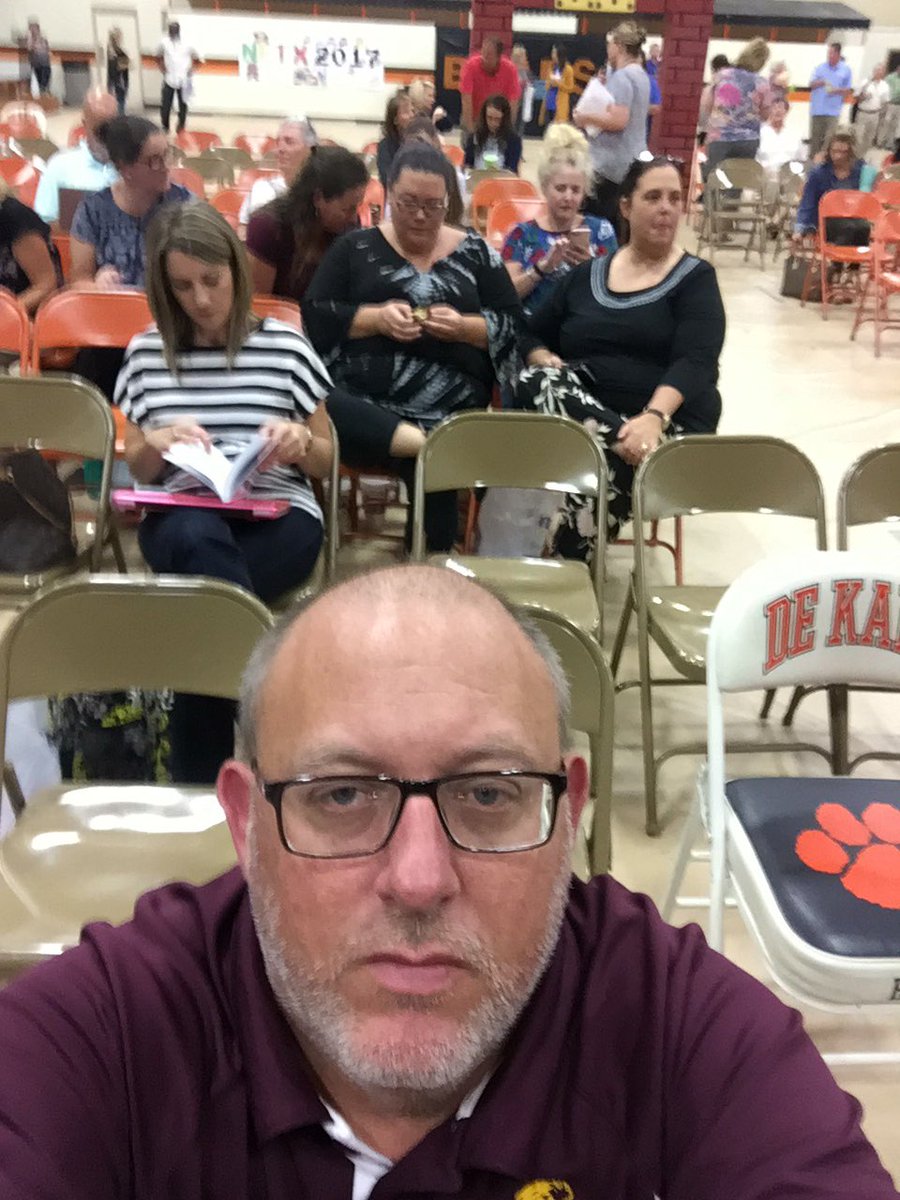 wooaahhdad's tweet photo. #NetX17 getting ready for a new year!!! https://t.co/y4BMgrKLhZ