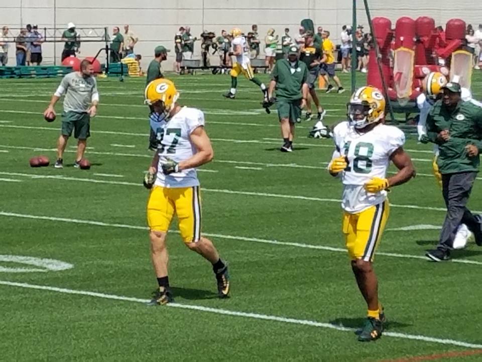 PeoplesBankWI's tweet photo. Our Golden Key Club is having a blast at the @packers training camp! Soon they'll be going to #LambeauField for lunch and a stadium tour. https://t.co/TUl3j7YDqP