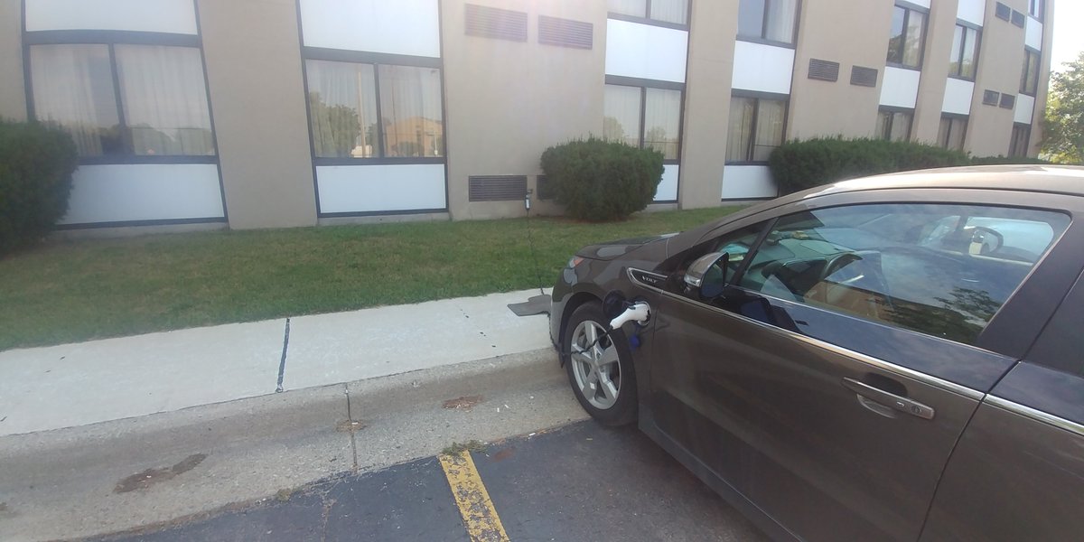 AmazingChevVolt's tweet photo. @ASychov @leong_1983 @slownews @_DanCaesar @FullyChargedShw @keith__johnston @zap_map @LNeckermann @Pod_Point @WiTricity @ubitricity @ChargemasterPlc @easychargeme @nextgreencar +100
USA - @ENERGY's #WorkplaceChargingChallenge!
@USGBC #LEED Credit, #WorkPlaceCharging
=
#Employee #Client #FringeBenefit!
#ParkCharging https://t.co/QBxqPCcRjI