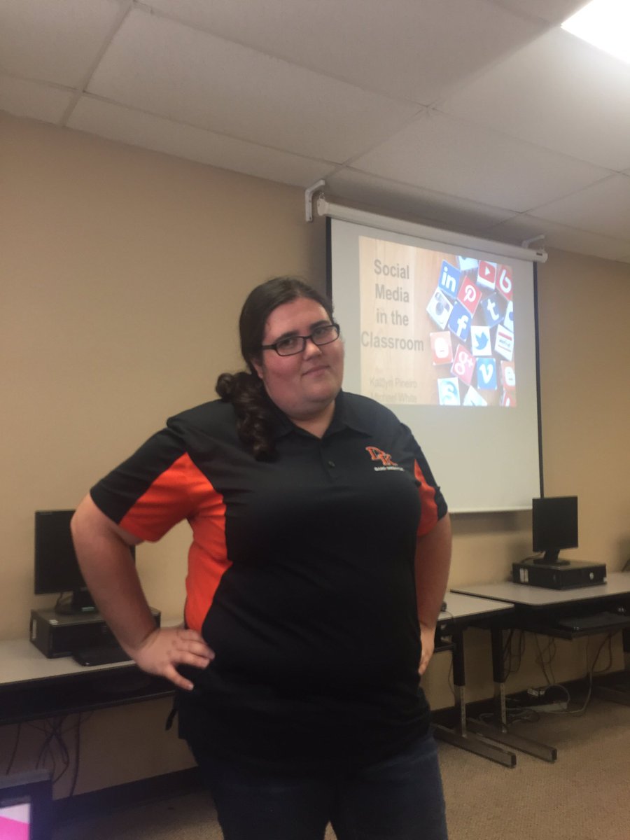 michaelwhiteDMS's tweet photo. Ready to support @gotnoclue89 as she presents Social Media in the Classroom. #netx17 https://t.co/3nKw1ZC0gH
