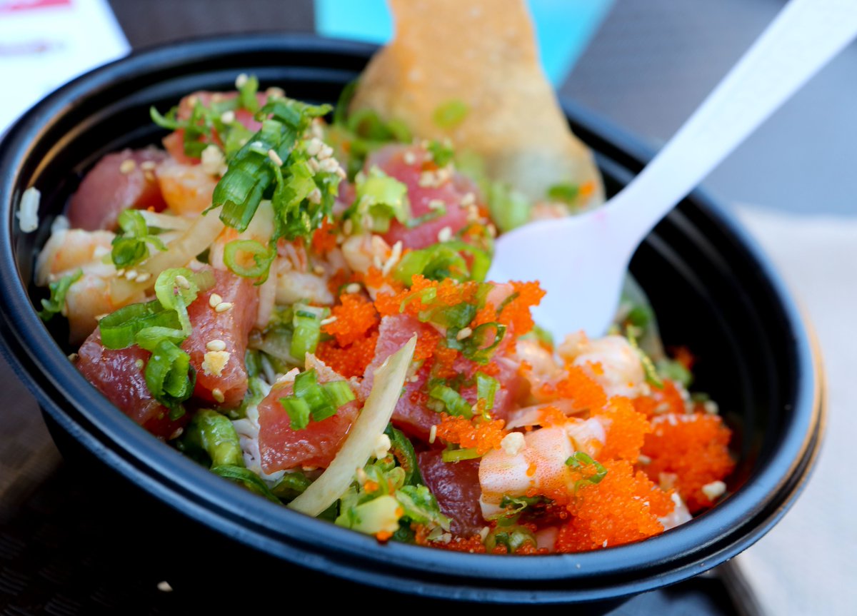 HandHCenter's tweet photo. We’d do just about anything to get our hands on a delicious bowl of #poke from #Pokinometry on #HHTheDeck right now! 🐡 🐟 https://t.co/VsgybVn5oj