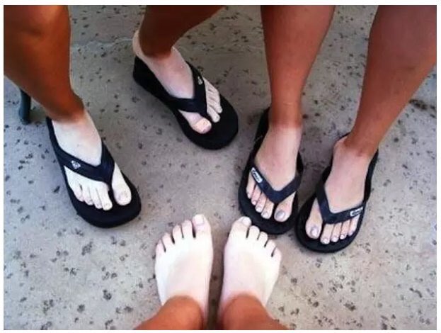 TeamRunner4Life's tweet photo. Retweet if you have awkward tan lines https://t.co/tVLs4RS9j8