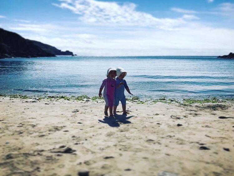 gsybeachguide's tweet photo. Beach babies ⛱
#guernsey #loveguernsey #twins
📸 by Kate Reed https://t.co/WMYqPnvZQJ