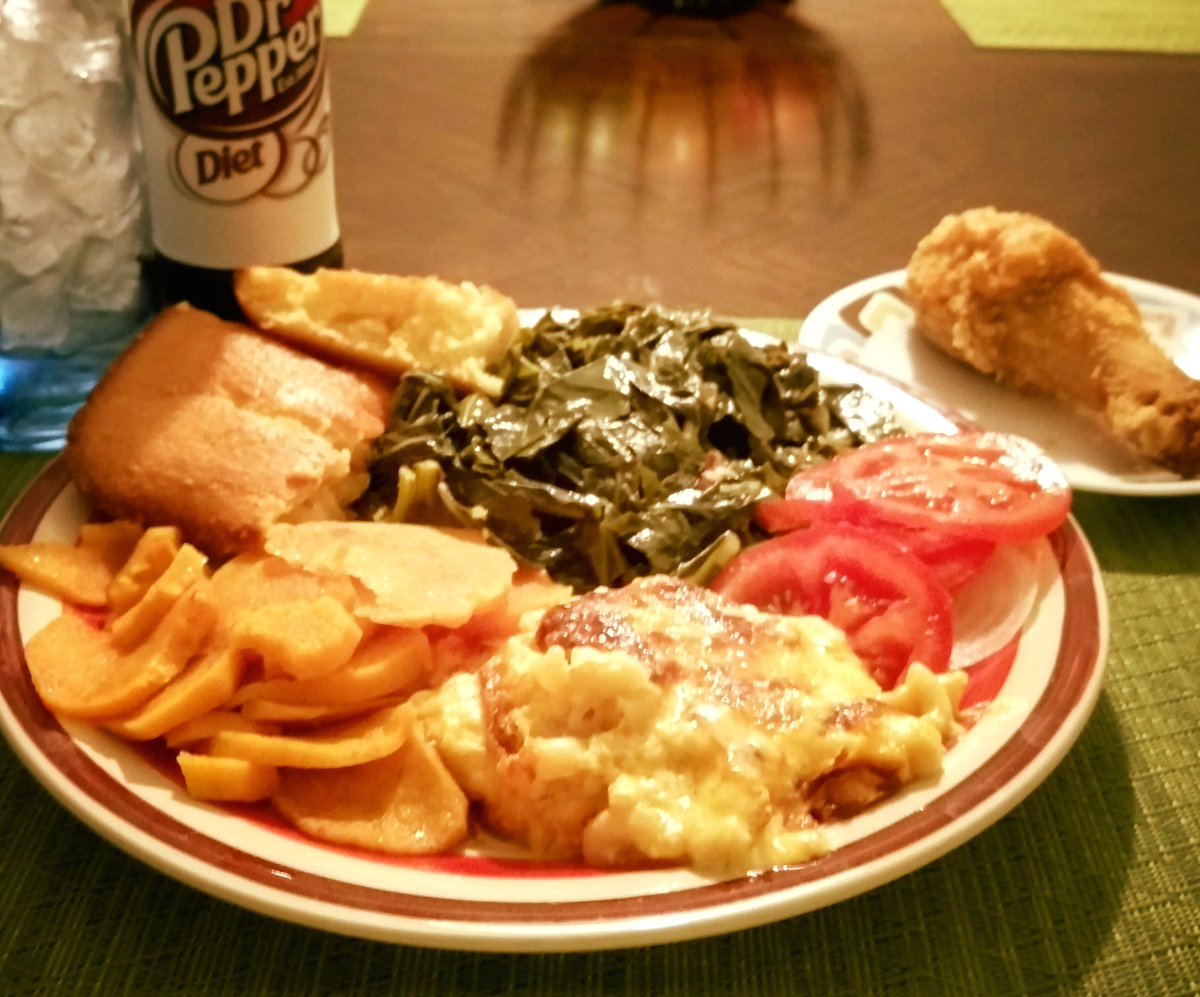 diampiece0815's tweet photo. #PostBirthdayDinner
#Greensyamsfriedchickenmac&cheese
#Homemadecornbread
#DietDrPepper
π΄π https://t.co/Ol3ZZdWfLo