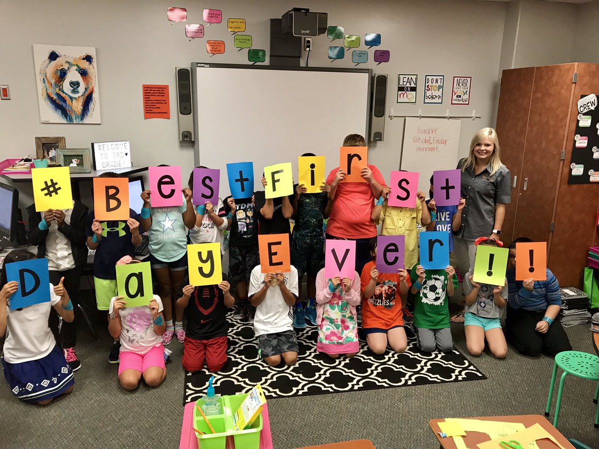 3rdwithmsl's tweet photo. Best first day ever! #mgegrizzlies #firstdayofschool https://t.co/ZfZXmeHRxn