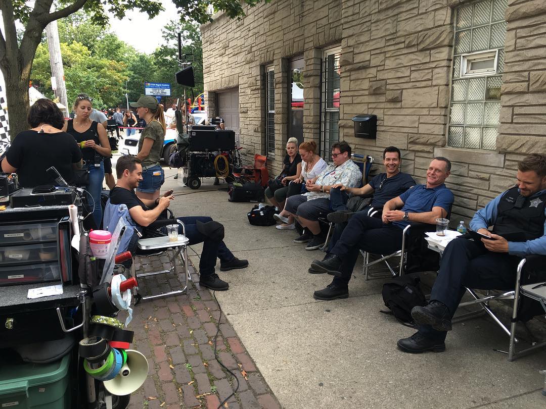 Bouchareb05's tweet photo. "No Antonio and Voight aren't busting Halsteads chops." BTS by Brian Luce (20170816) 😍😘 #OneChicago #ChicagoPD #Season5 #JBeghe #PFlueger https://t.co/T7ci9jb3Jh
