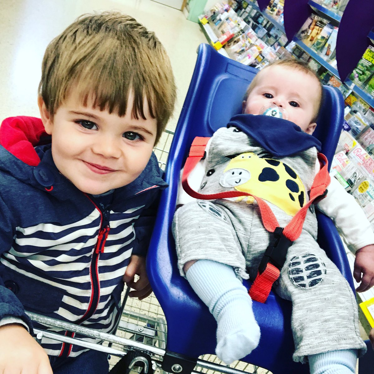 Went food shopping w/ both boys again this week,despite the last time resulting in this post: onesmallhuman.co.uk/food-shopping-… Much better this time.