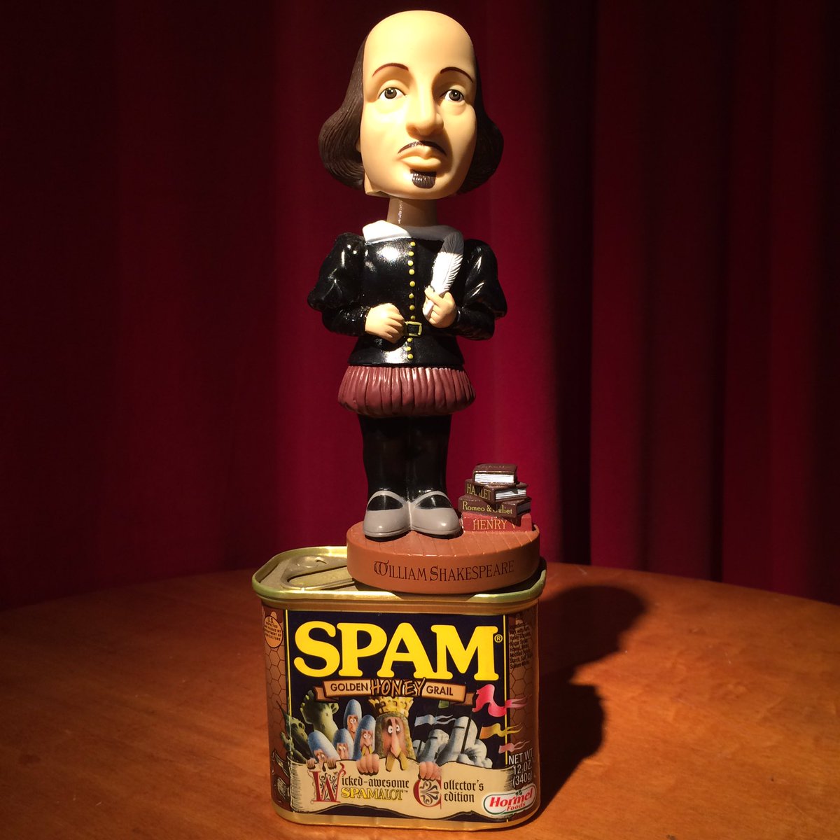 #BreakaLeg to <a href="/HamiltonMusical/">Hamilton</a> at <a href="/Pantages/">Hollywood Pantages</a> tonight! 

#Ham4Spam #Ham4Ham <a href="/Lin_Manuel/">Lin-Manuel Miranda</a> #yayHamlet #OpeningNight #losAngeles #HamilTour 💕