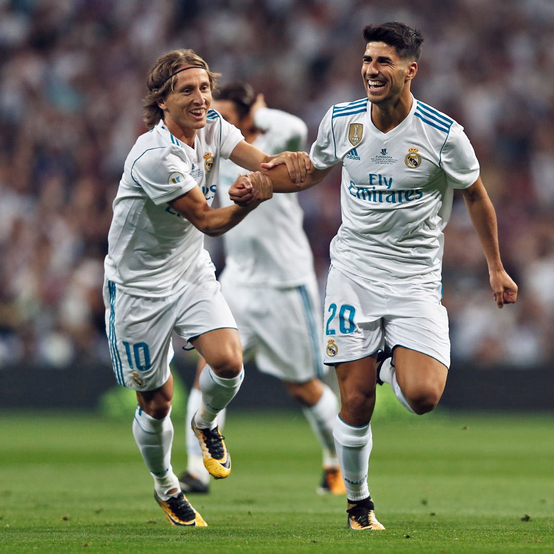 realmadridfra's tweet photo. 🏆 Superchampions d'Espagne!

📷 #Supercampeones https://t.co/Gz3XprCpU2